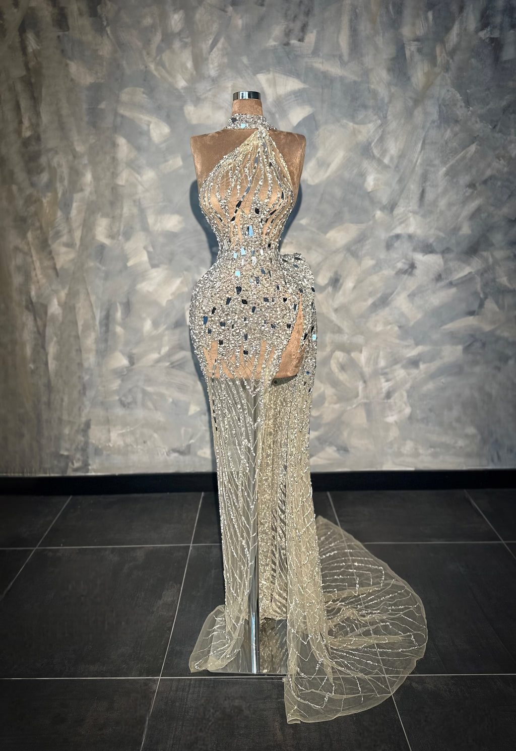 Thaloria - Sparkling High Neck Dress
