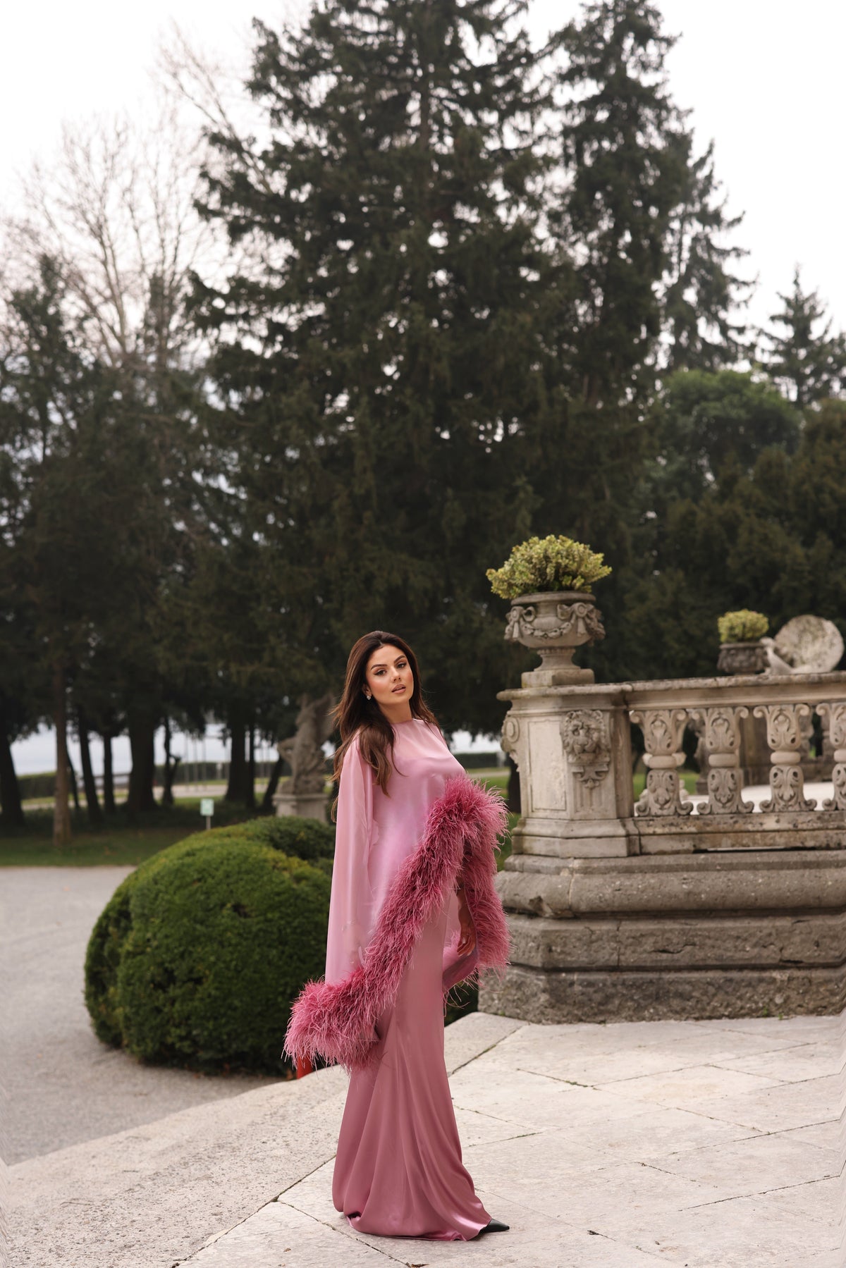 Bèlina - Rose Feather Gown