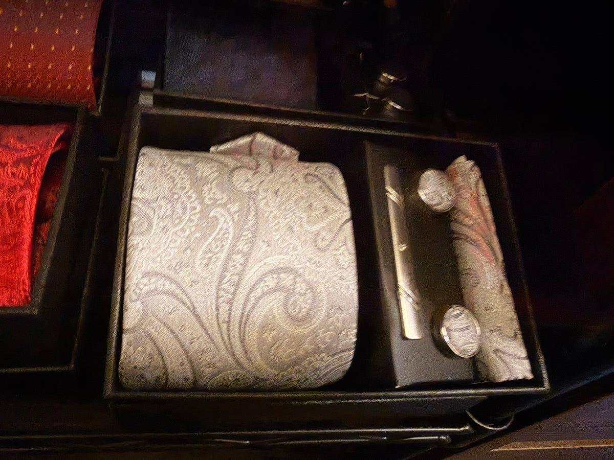 Champagne Paisley Tie & Cufflinks Gift Set | Vellure Couture
