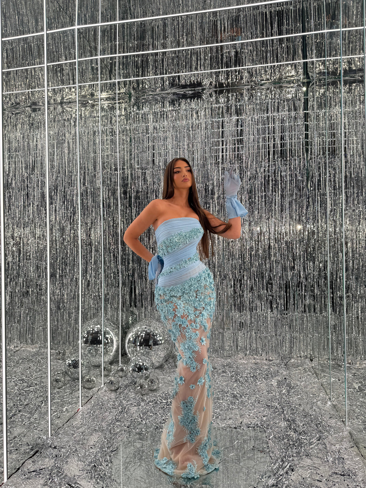 Rizèla – Blue Floral Embellished Mermaid Gown