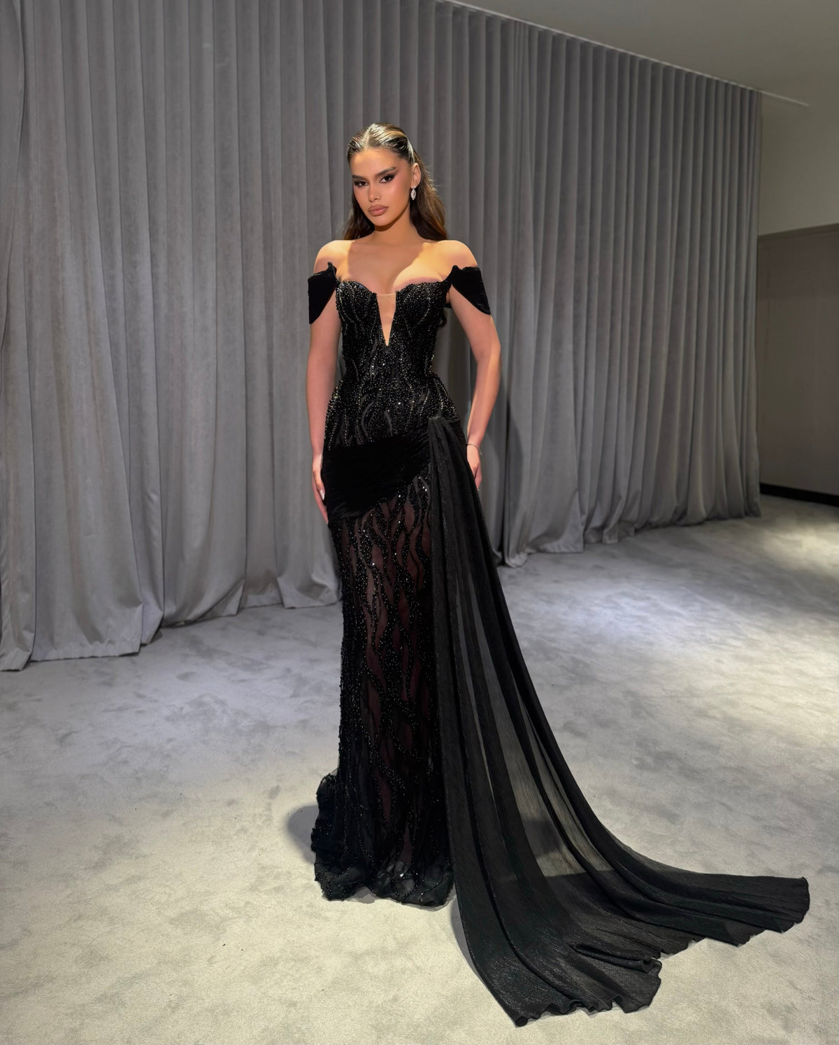 Lèa - Off Shoulder Beaded Corset Gown with Train