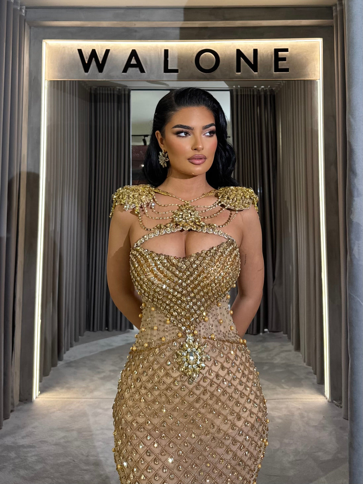 Long dress with golden crystal lattice and sculpted neckline